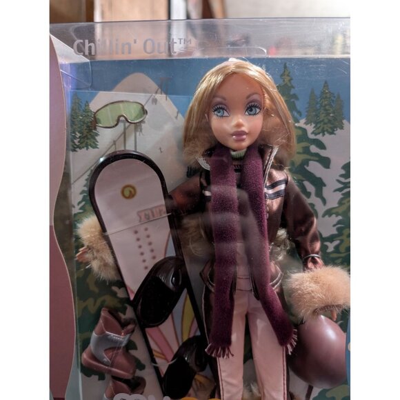 Mattel My Scene Barbie Chillin Out Doll C1586 - Picture 2 of 5